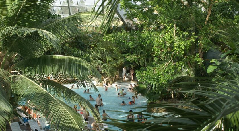 Отель Center Parcs Les Bois Francs