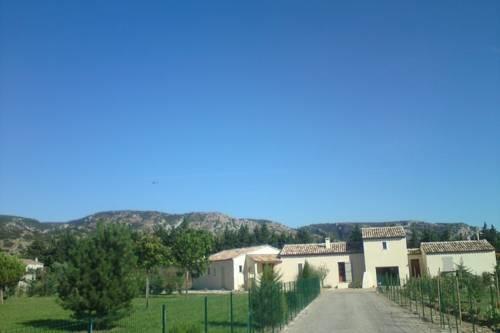 Отель Holiday Home Luberon Cavaillon