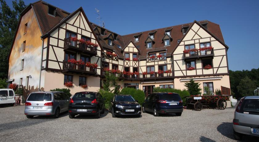 Отель Hôtel Restaurant Les Alizés