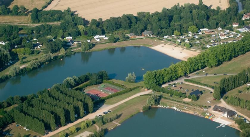 Отель Camping Le Lac des Varennes