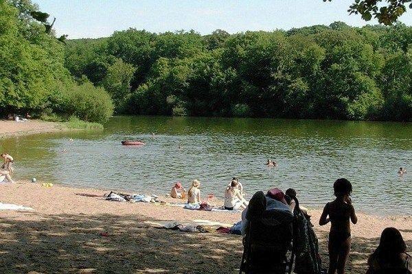 Вилла Holiday Home Un Chateau En Bordure De Riviere Le Veurdre