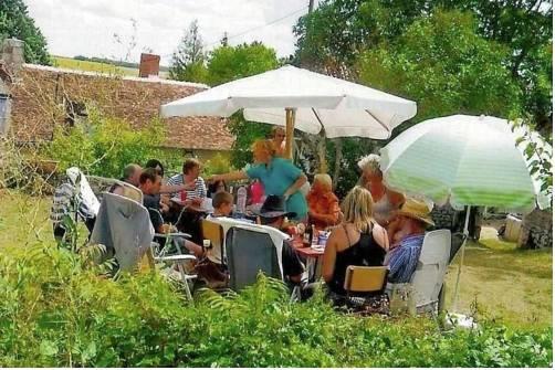 Отель Holiday Home Petit Bonheur Theneuil