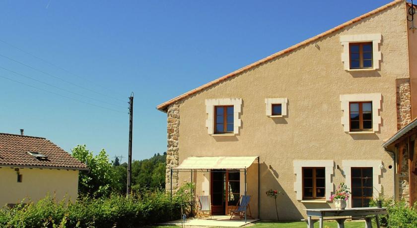 Апартаменты Holiday Home Romantique Au Coeur Du Domaine