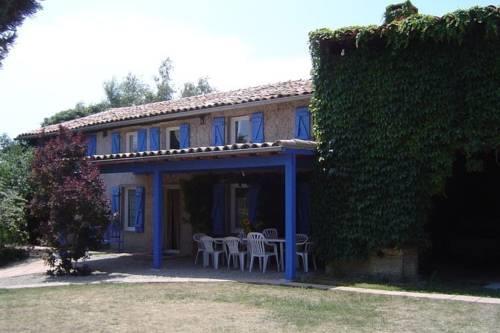 Апартаменты Apartment Les Volets Bleu Salles Sur Lhers