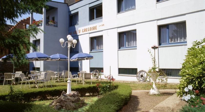 Отель Au Val Saint Gregoire