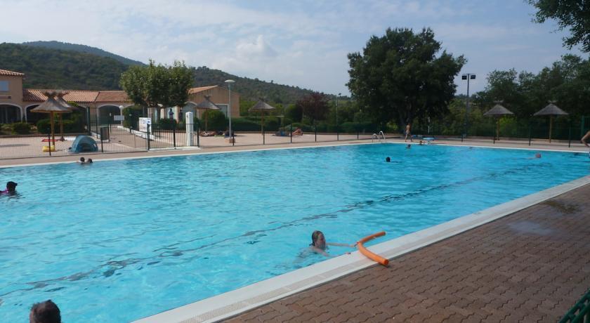 Апартаменты Domaine des 2 Collines