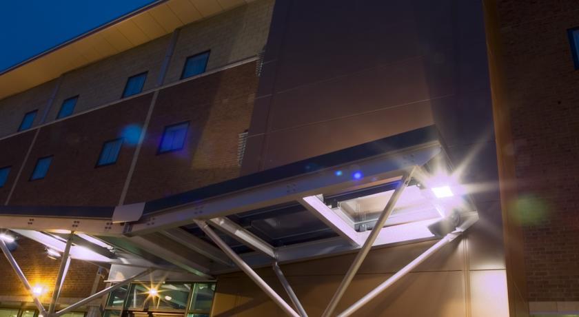 Отель Ramada Plaza Wrexham