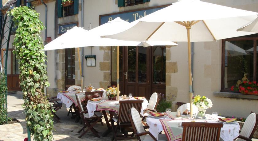 Отель Auberge Saint Aubin