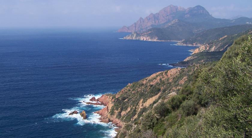 Отель Le Clos des Ribes