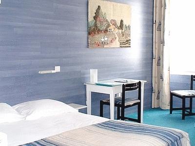 Отель Logis Hotel De La Poste