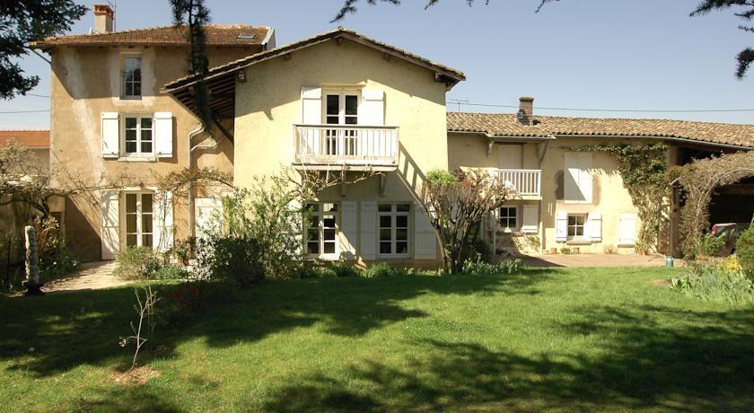 Апартаменты Entre Lyon et Beaujolais