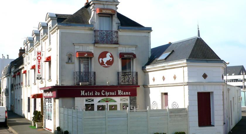 Отель Hotel du Cheval blanc