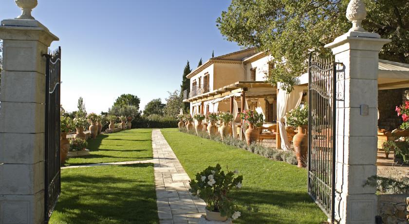 Отель La Petite Auberge