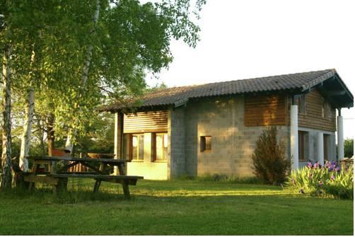 Апартаменты Holiday Home Entre Pommeraie Vignoble Et Etang Montfermier