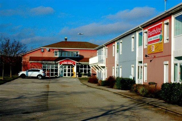 Отель Fasthotel Macon Nord