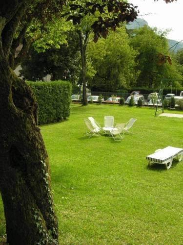 Отель La Villa Des Fleurs