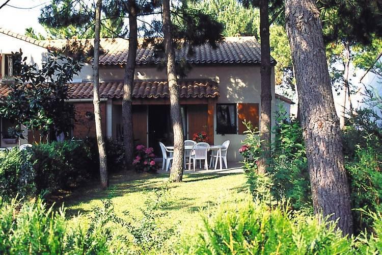Апартаменты Holiday Home Les Maisonnettes De La Palmyre La Palmyre III