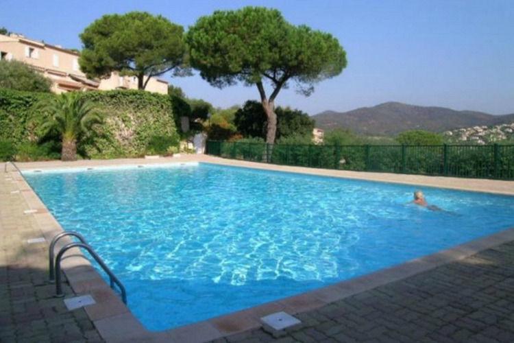 Апартаменты Holiday Home Entre Collines Et Plage Saint Maxime