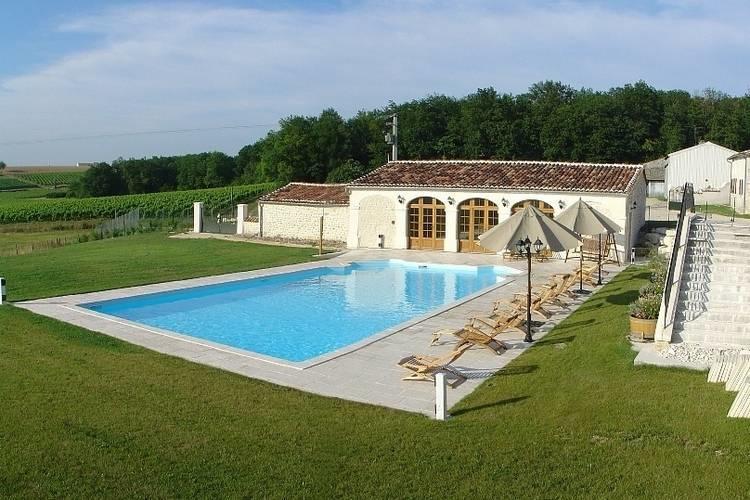 Апартаменты Apartment La Malle Poste Saint Preuil