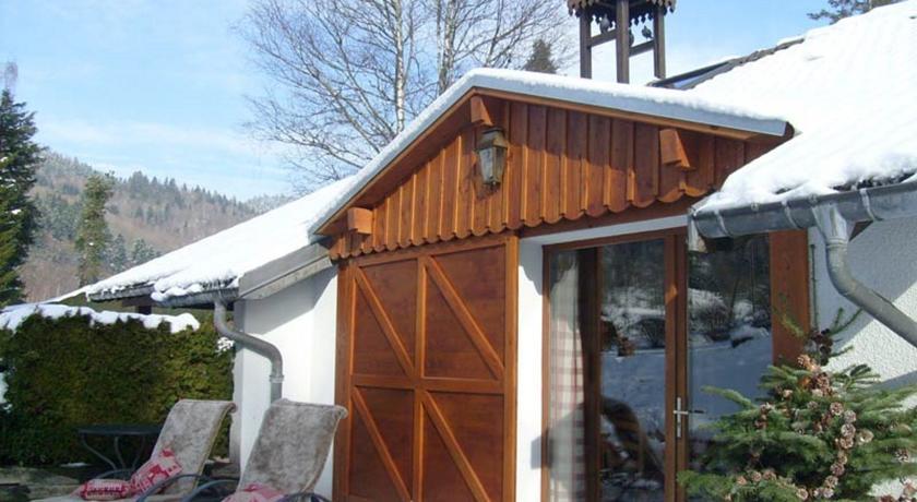 Отель Holiday Home Les Chalets Des Ayes Le Thillot II