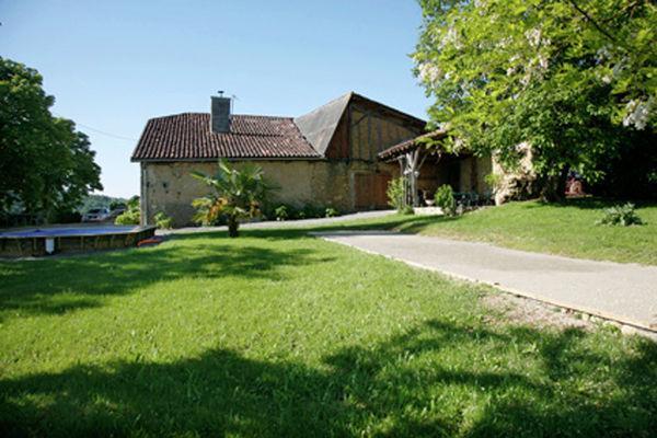 Апартаменты Holiday Home Fezensac Et Bassoues Callian