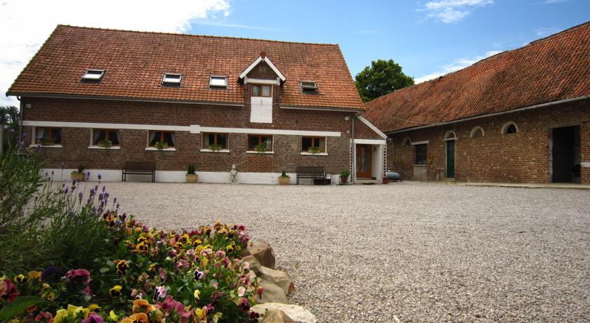 Апартаменты Holiday Home De La Foret Capelle Les Hesdin