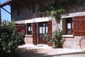 Отель Holiday Home Le Clos Bressan Mervans
