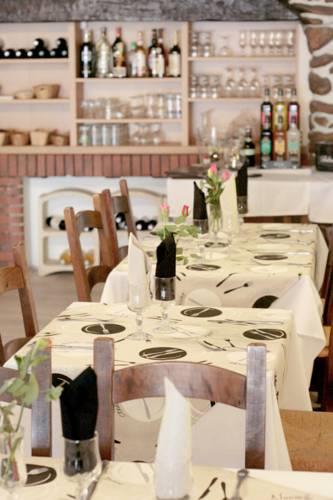 Отель Hotel Restaurant la Table de Flo