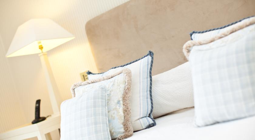Отель Longueville Manor Hotel