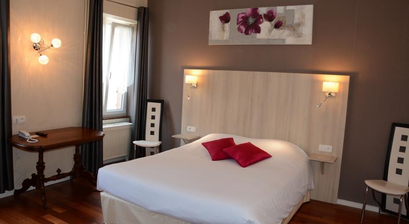 Отель Logis Hotel Du Centre