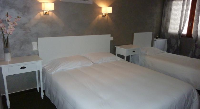Отель Hotel les Glycines