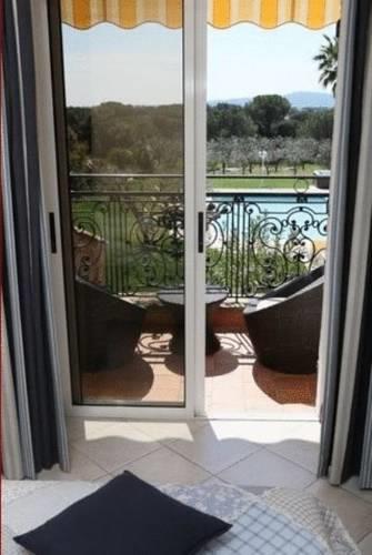 Мини-отель Le Clos Des Escapades