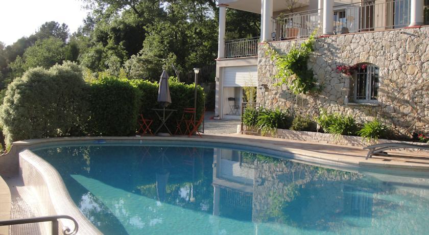 Апартаменты Côte d'Azur Sous les Pins