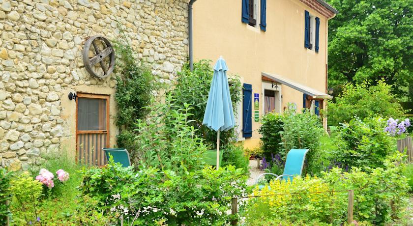 Мини-отель Chambres d'Hôtes Le Moulin du Rivet