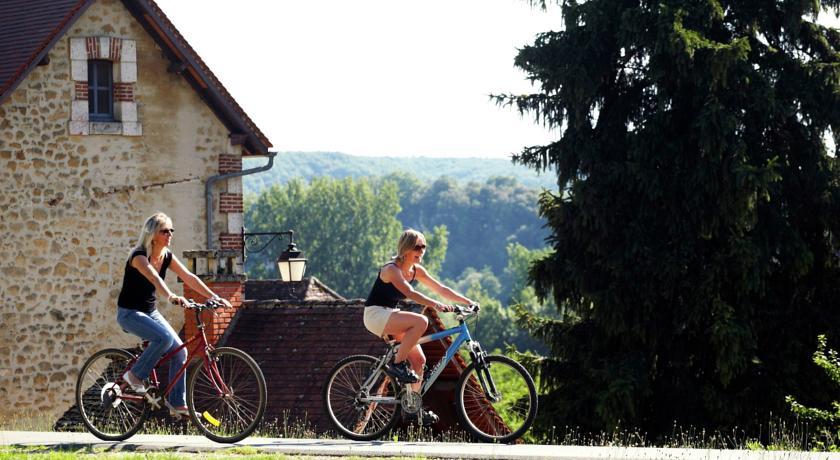 Апартаменты Holiday Home The Piggery St Mesmin (Near Savignacledrier)
