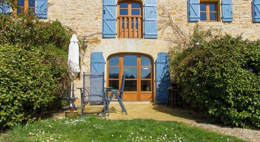 Апартаменты Holiday Home La Fermette Veyrignac I