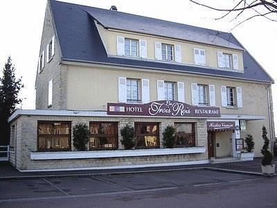 Отель Logis Hotel Les Trois Rois