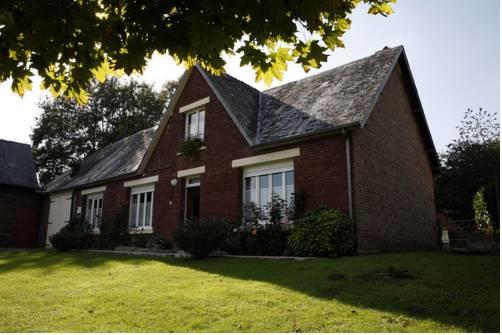 Отель Holiday Home La Prunelee Besmont
