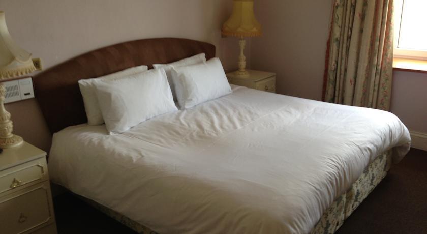 Отель The Waters Edge Hotel