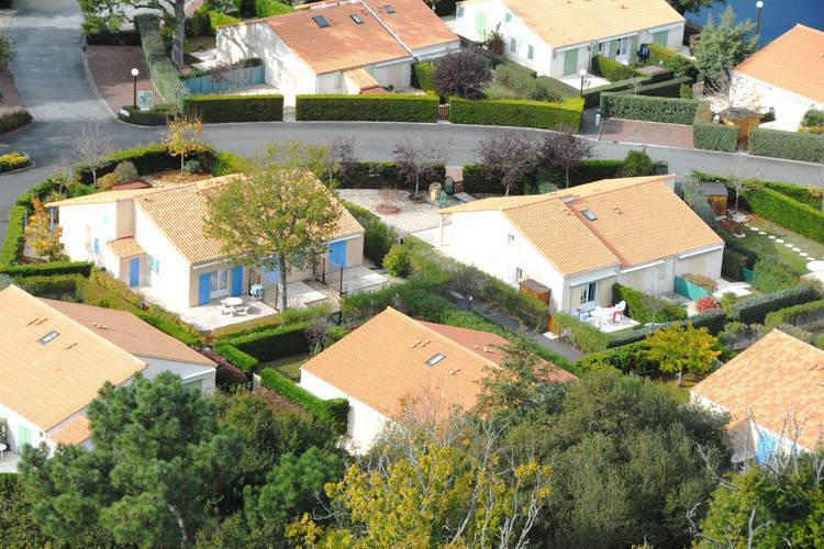 Апартаменты Holiday Home Le Clos Des Chenes Les Mathes