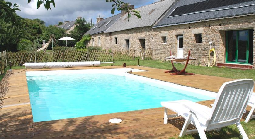 Отель Holiday Home Penty Quilliore Querrien