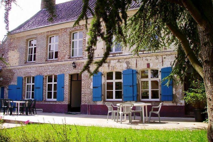 Апартаменты Holiday Home La Cameliade