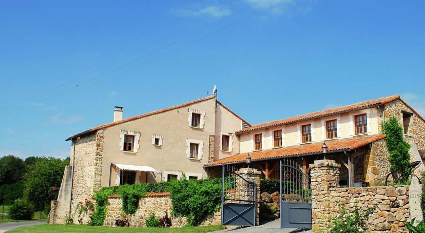Апартаменты Holiday Home Les Trois Roussines