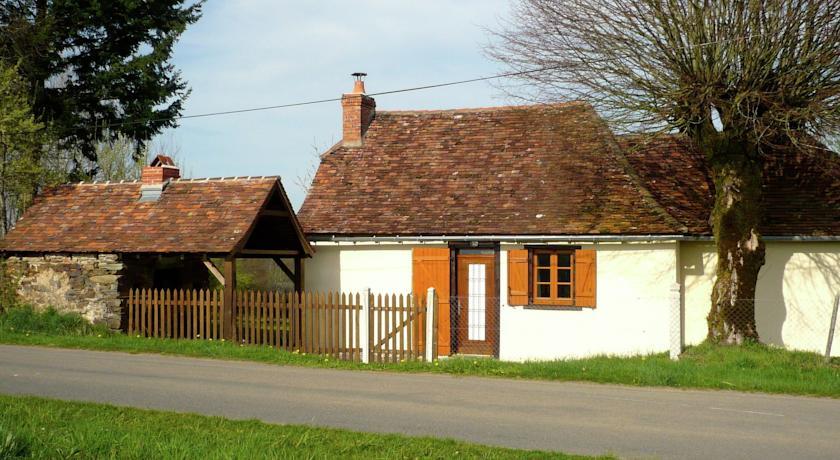 Апартаменты Holiday Home Le Haut Chambon Savignacledrier