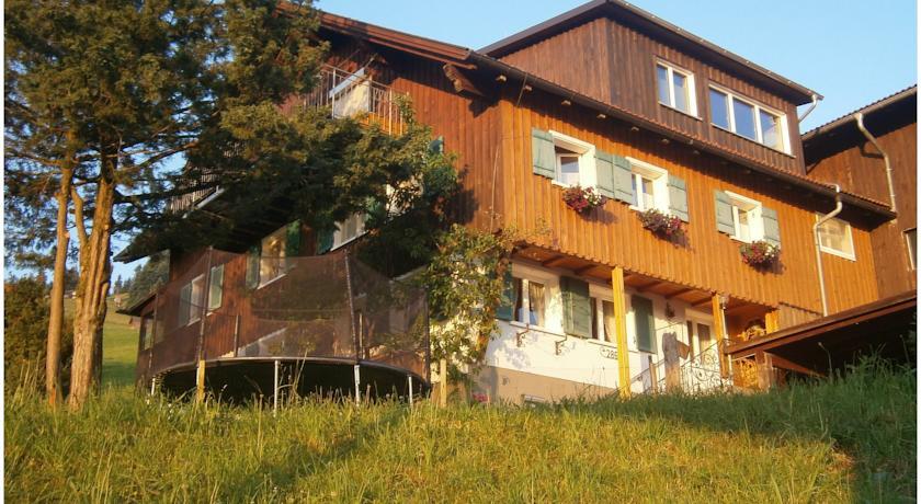 Апартаменты Familienbauernhof Bereuter