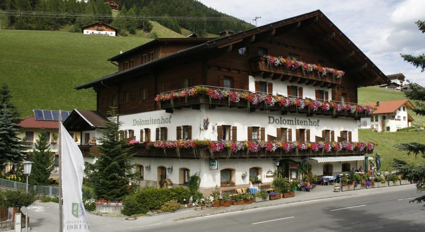 Отель Dolomitenhof