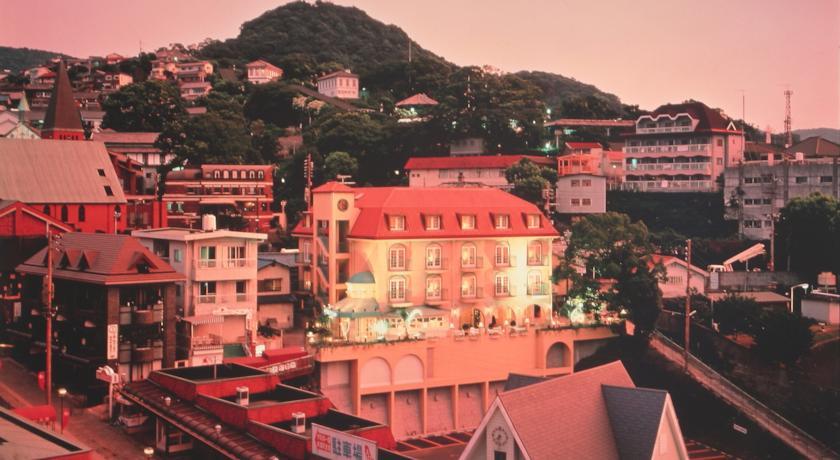 Отель Majestic