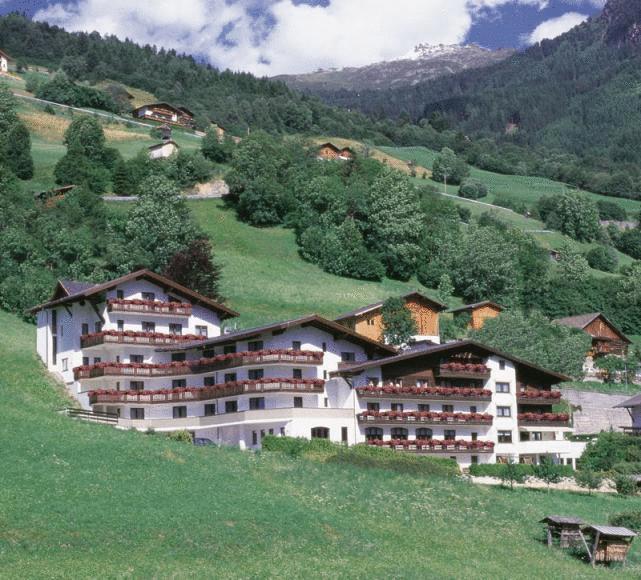 Отель Hotel Alpenfriede