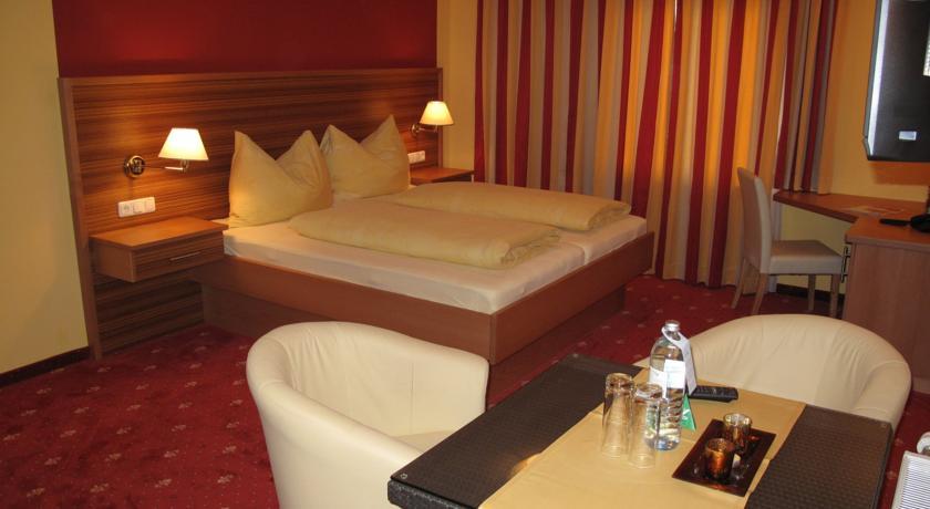 Отель Hotel Victoria