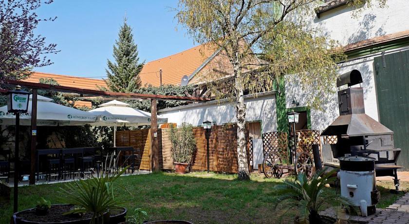Отель Poysdorferhof